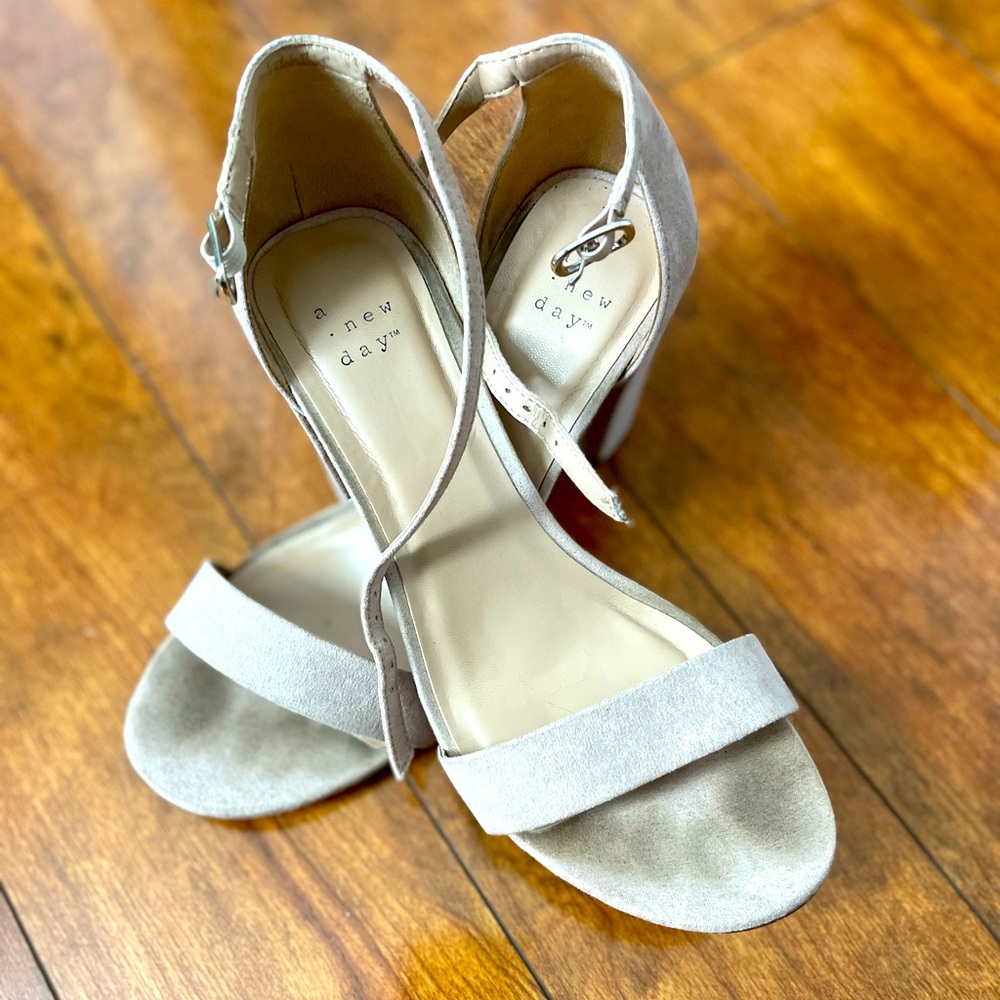 A New Day Womens Ema High Block Heel Pumps